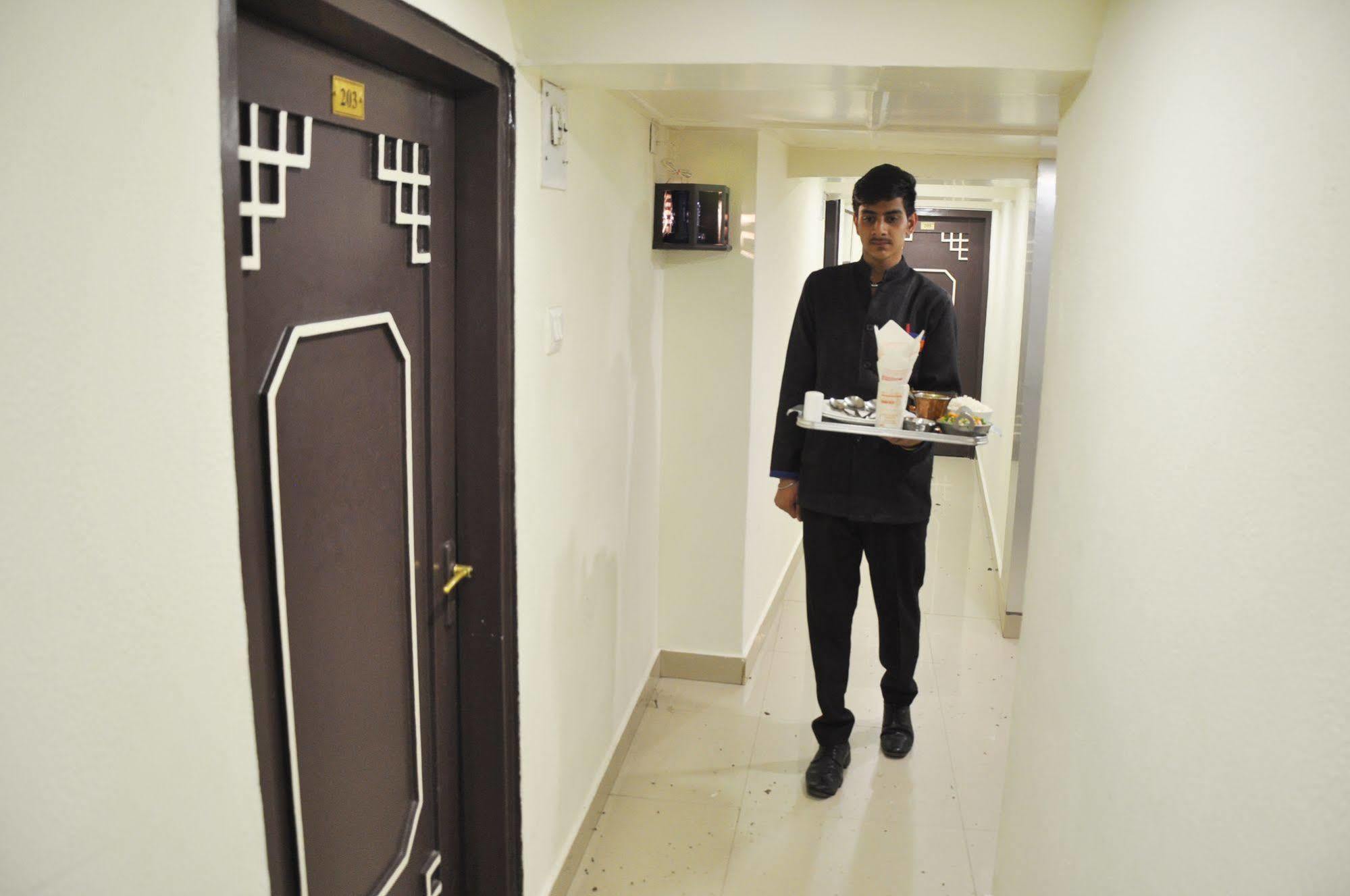Hotel Sidharath Shimla Bagian luar foto
