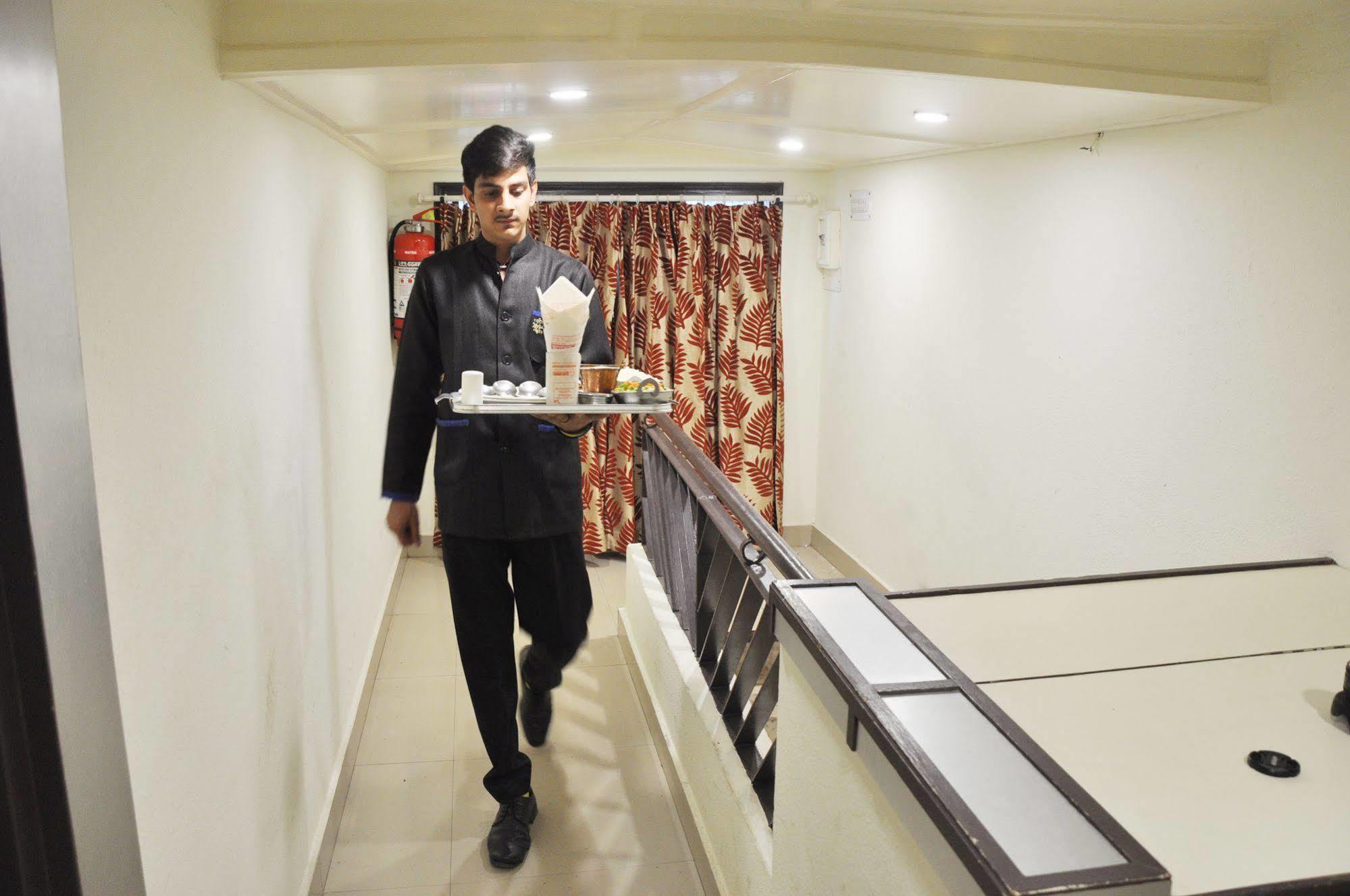 Hotel Sidharath Shimla Bagian luar foto