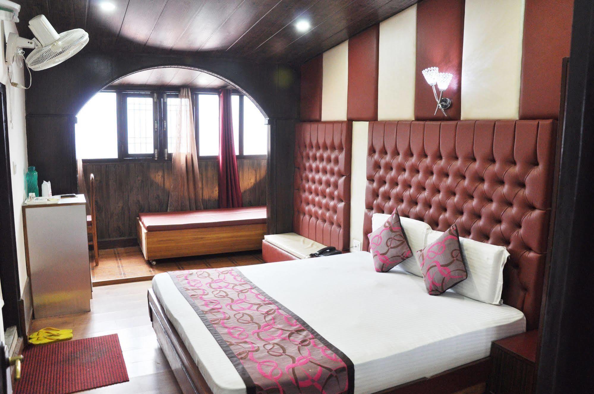 Hotel Sidharath Shimla Bagian luar foto