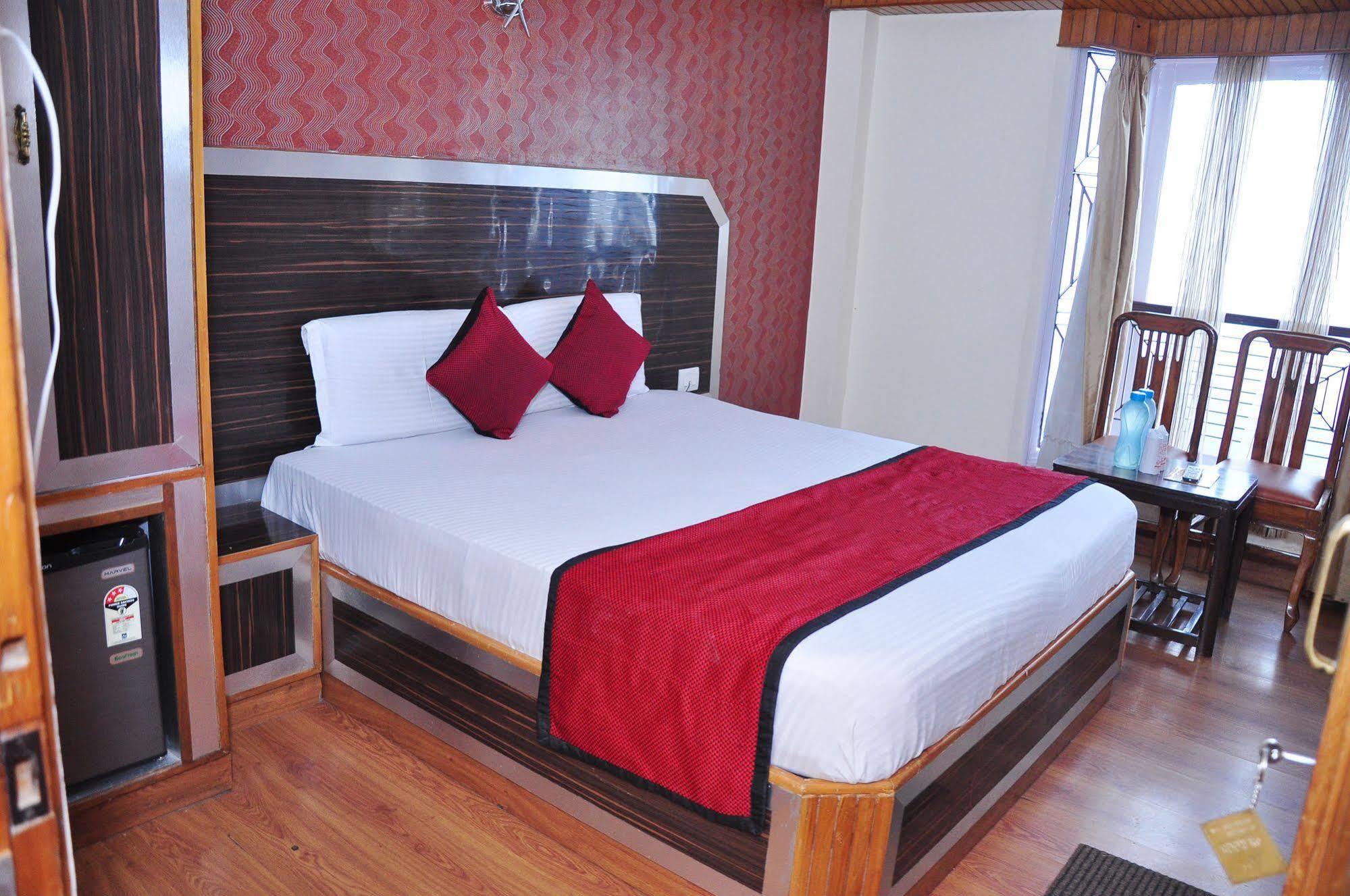 Hotel Sidharath Shimla Bagian luar foto